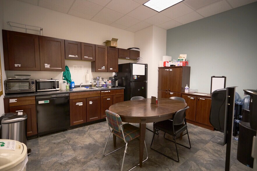 More Photos Of 4433 Genesee St, Cheektowaga Office For Lease