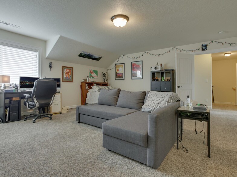 More Photos Of 1647 NE Market Dr, Fairview Apartments For Sale