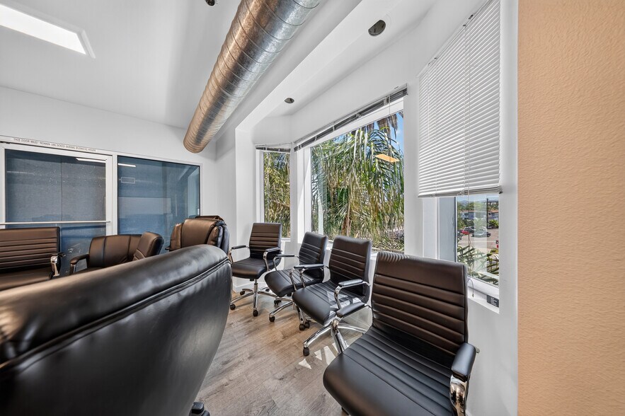 More Photos Of 20847 Sherman Way, Canoga Park Office For Sale
