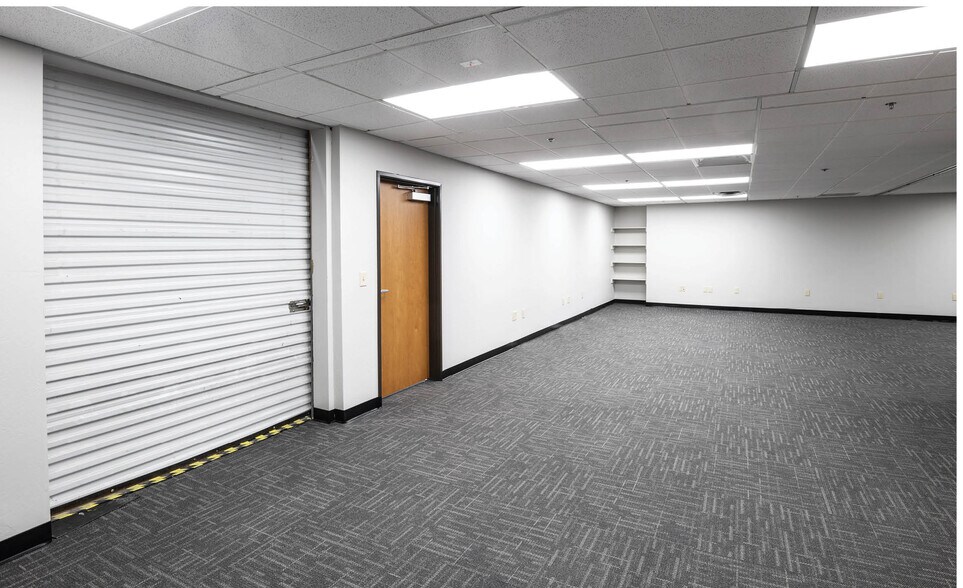 More Photos Of 2727 W Grovers Ave, Phoenix Warehouse For Sale