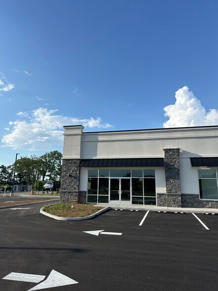 More Photos Of 511 E Brannon Rd, Nicholasville Restaurant For Lease