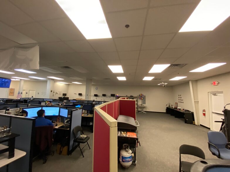 More Photos Of 8804 Caroma St, Olive Branch Flex For Lease