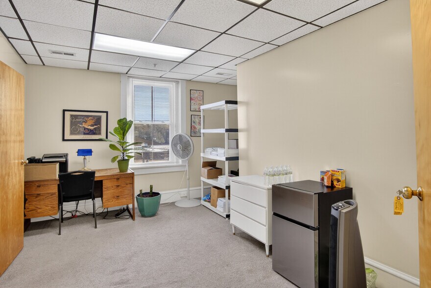 More Photos Of 104-110 S Hill Ave, South Hill Office Residential For Sale