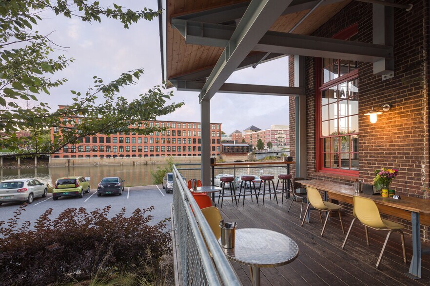 More Photos Of 1 Mill St, Burlington Office For Lease