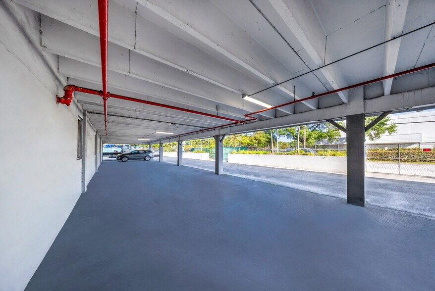 More Photos Of 3480 NW 41st St, Miami Warehouse For Sale