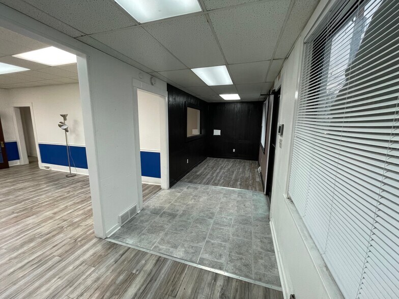 More Photos Of 5964 Steubenville Pike, McKees Rocks Office For Lease