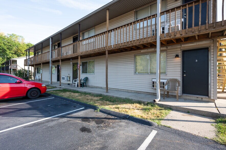 More Photos Of 2975 Wilbraham Rd, Middletown Apartments For Sale