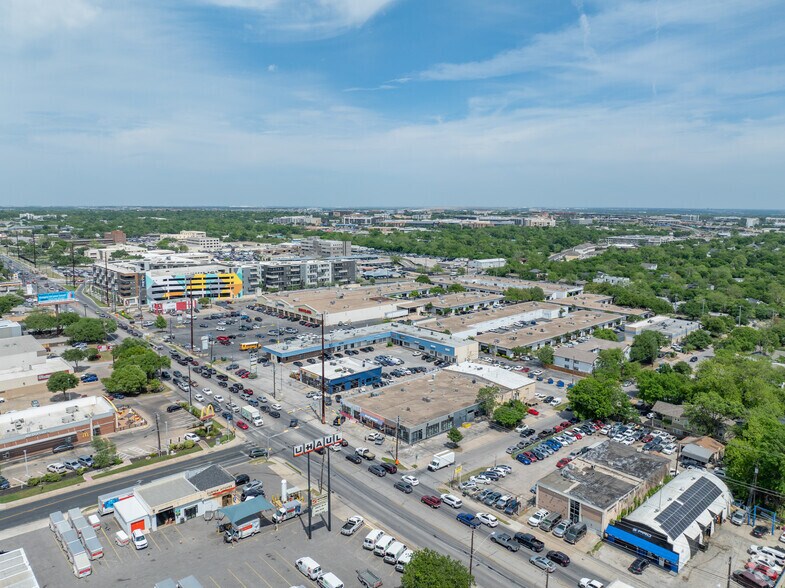 More Photos Of 5555 N Lamar Blvd, Austin Unknown For Lease