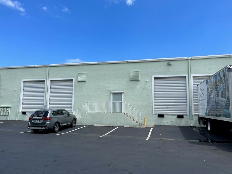 More Photos Of 1200-1340 Stirling Rd, Dania Beach Unknown For Lease