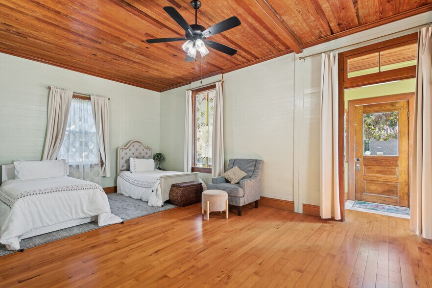 More Photos Of 2135 2nd St, Slidell Flex For Sale