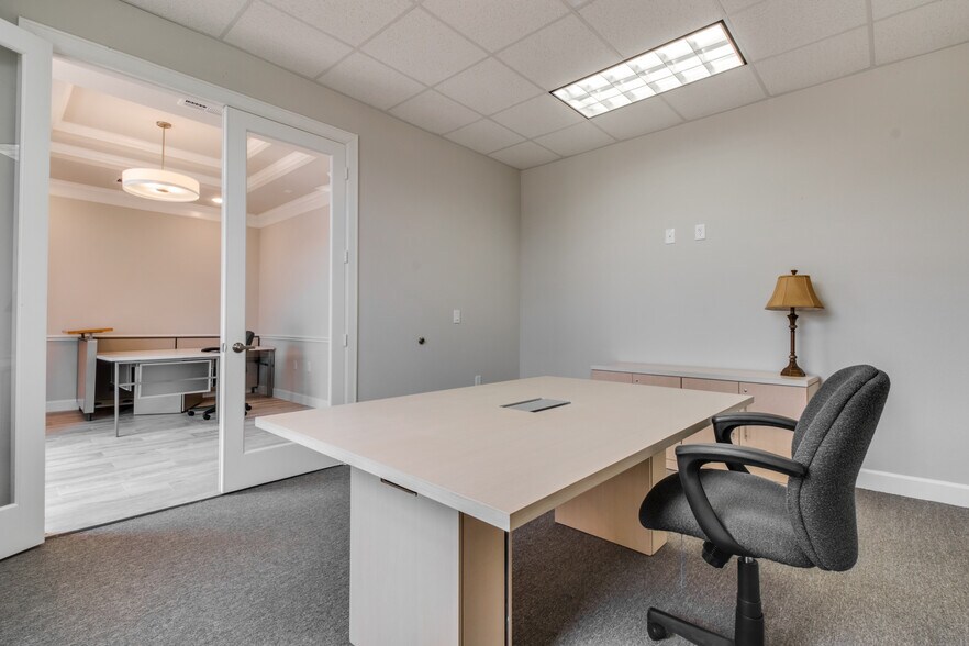 More Photos Of 830 Julie Rivers Dr, Sugar Land Medical For Sale