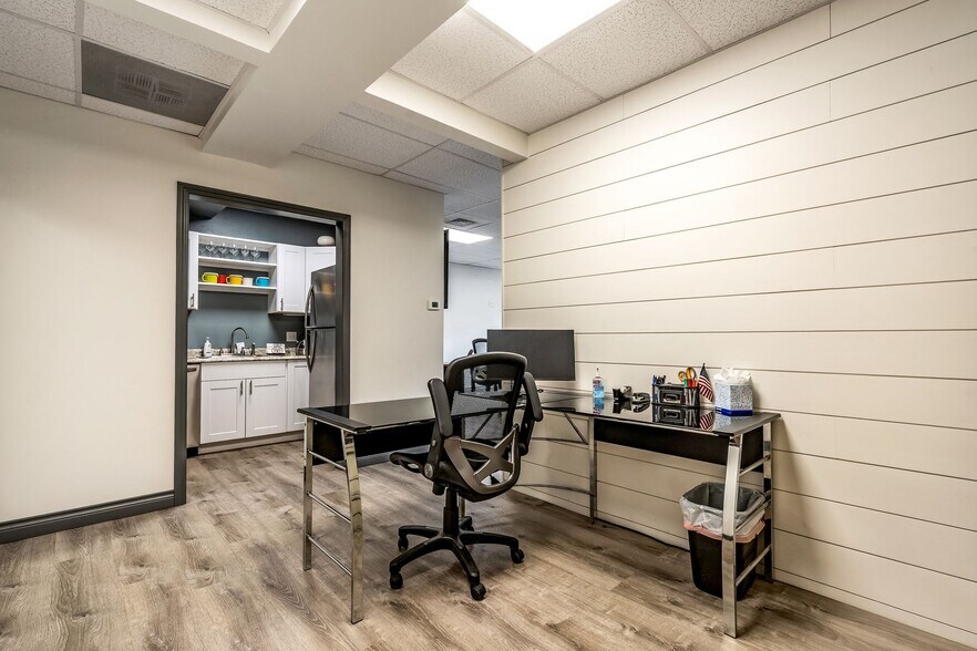 More Photos Of 30 Benchmark Rd, Avon Office For Sale