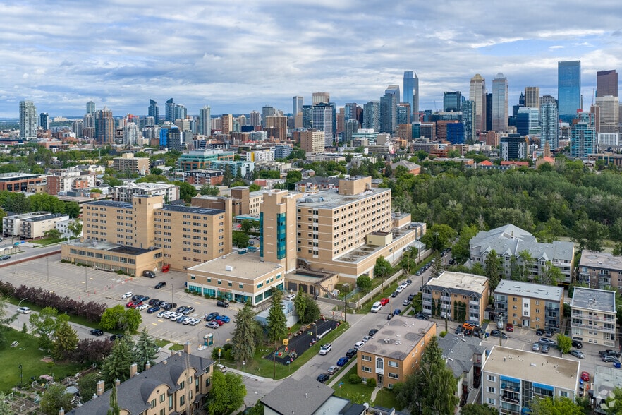 More Photos Of 2206-2210 2nd St SW, Calgary Hospital For Lease