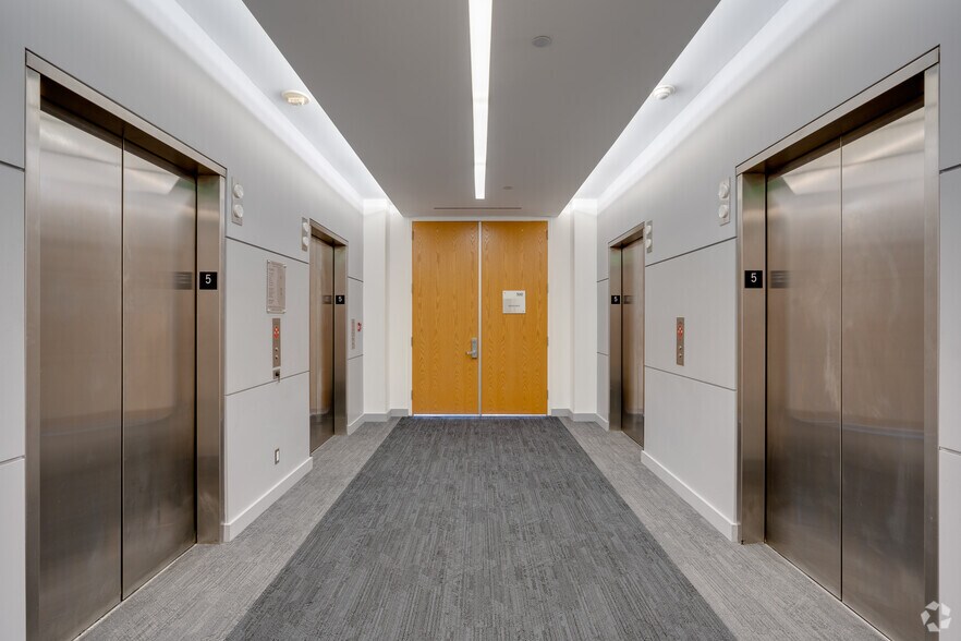 More Photos Of 700 N Central Ave, Glendale Office For Sale