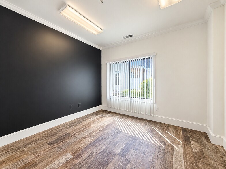 More Photos Of 501 S Main St, Alpharetta Medical For Lease