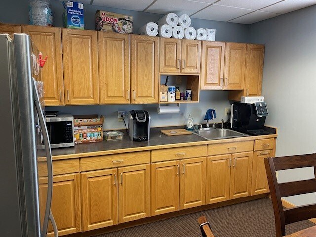 More Photos Of 10091 Dogwood St NW, Coon Rapids Office For Sale