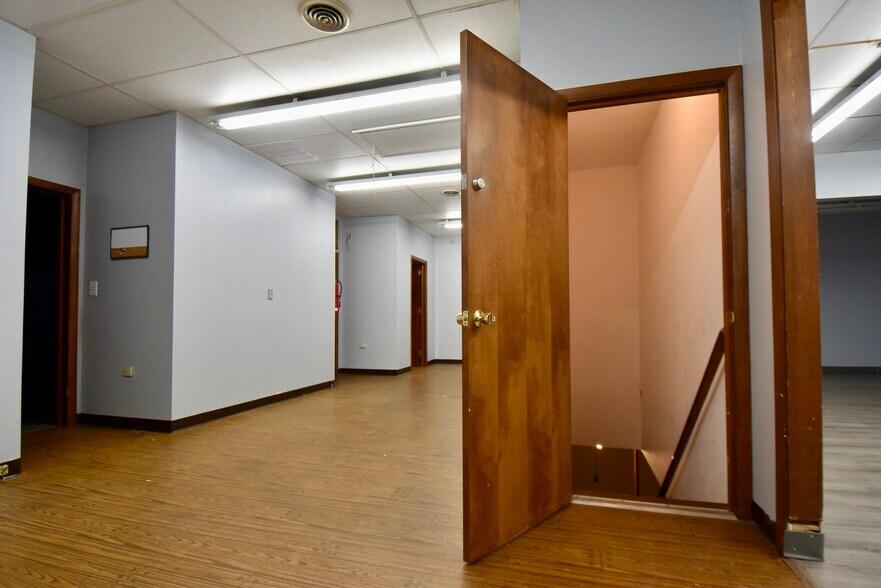 More Photos Of 314 E Main St, Rockwell Medical For Lease