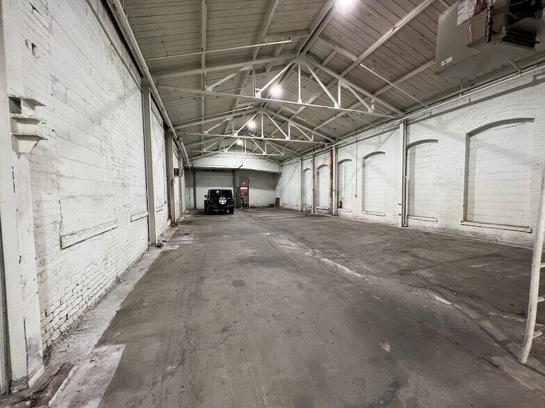 More Photos Of 224 Stockton St, Phillipsburg Showroom For Lease