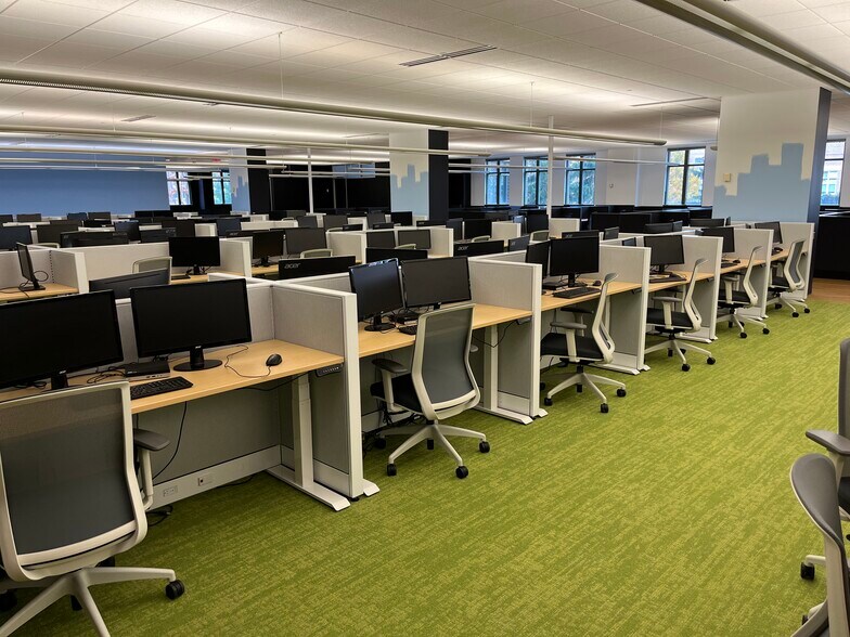 More Photos Of 6300 Sprint Pky, Overland Park Coworking Space