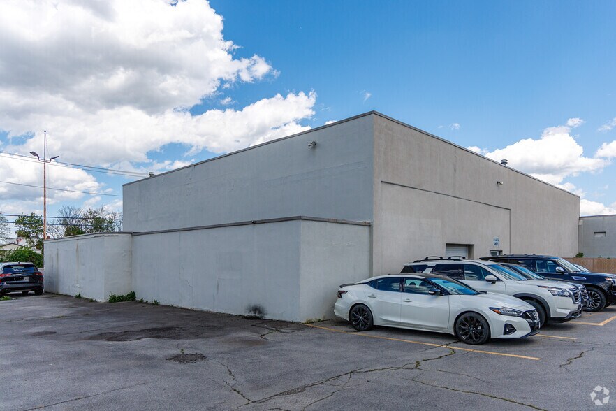 More Photos Of 647 W Genesee St, Syracuse Auto Dealership For Sale