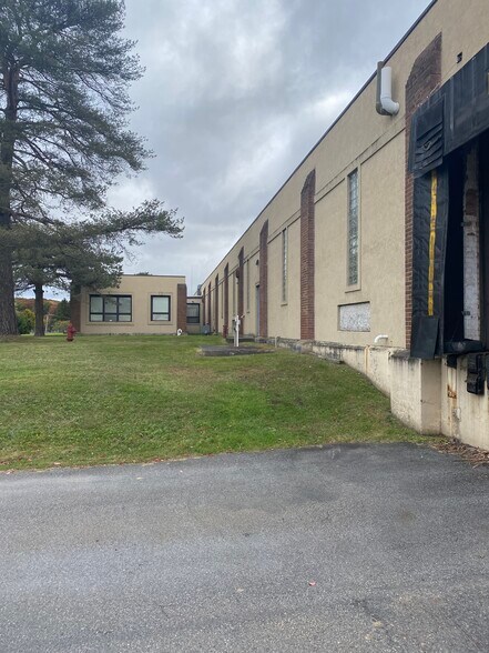 More Photos Of Line Street, Archbald Manufacturing For Sale