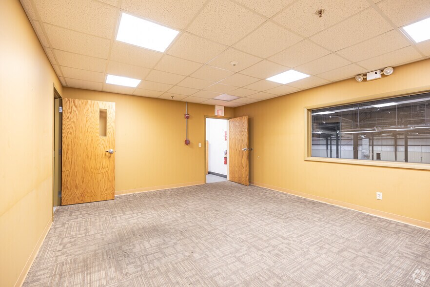 More Photos Of 1205-1227 Barberry Dr, Janesville Manufacturing For Sale