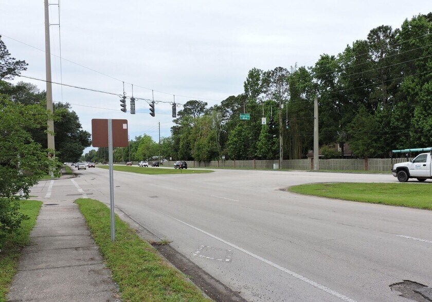 More Photos Of 1635 Farm Way, Middleburg Warehouse For Sale