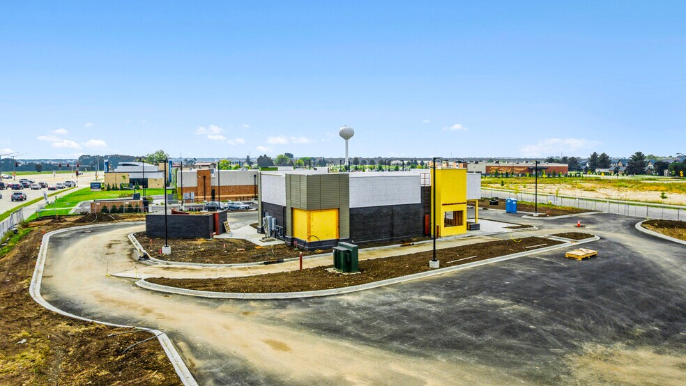 More Photos Of 1299 Olympia Fields Dr, Oconomowoc Fast Food For Sale