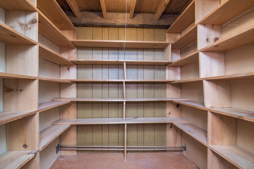 More Photos Of 154 S Mountain Rd, Northfield Schools For Sale