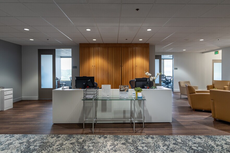 More Photos Of 10451 Mill Run Cir, Owings Mills Office For Sale