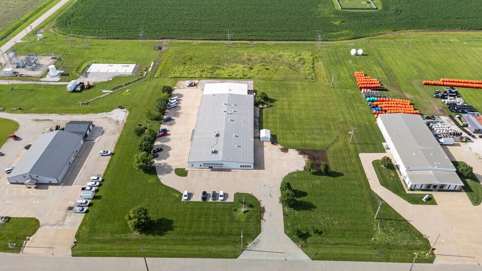 More Photos Of 900 W Miller Rd, Iola Manufacturing For Sale