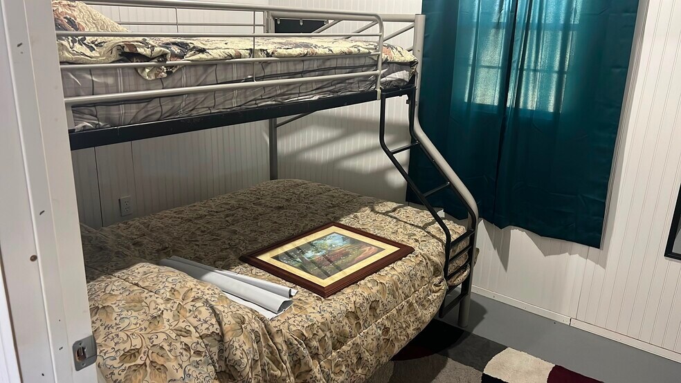More Photos Of 16170 Somerset Rd, Von Ormy Flex For Sale