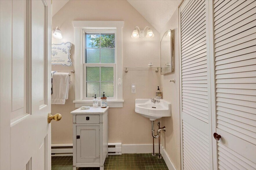 More Photos Of 102 Holly St, Colorado Springs Apartments For Sale