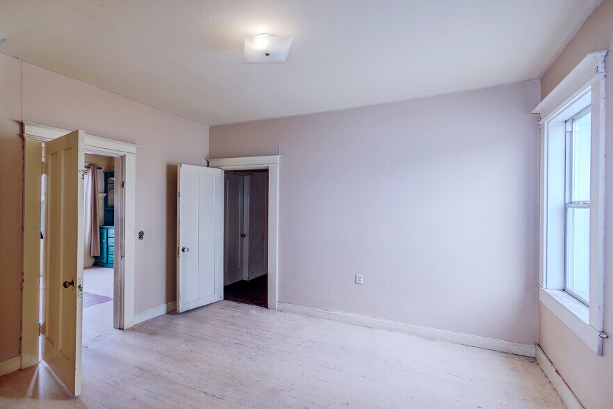 More Photos Of 535-539 Main St, Half Moon Bay Storefront Retail Residential For Sale