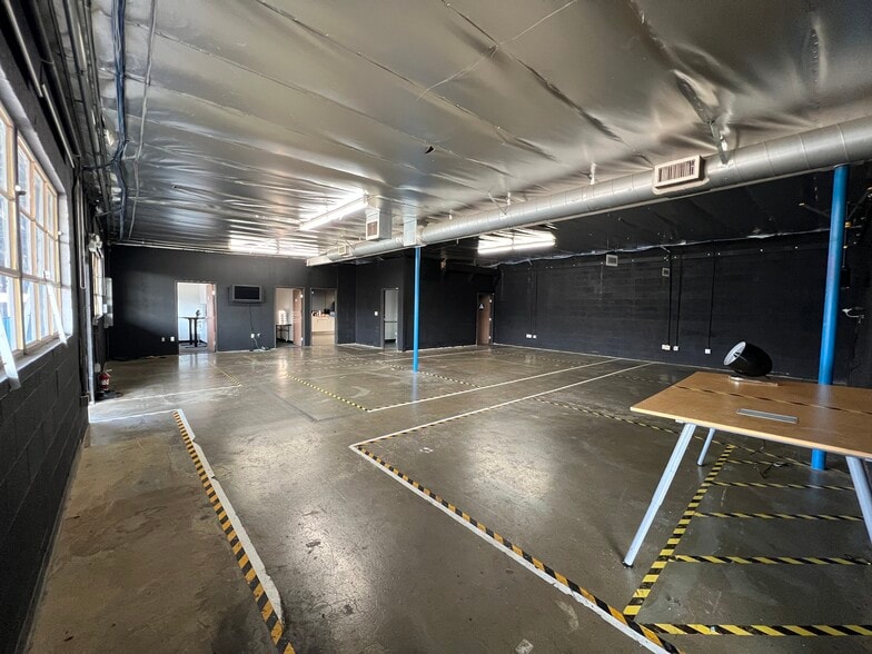 More Photos Of 315 S Flower St, Burbank Warehouse For Lease