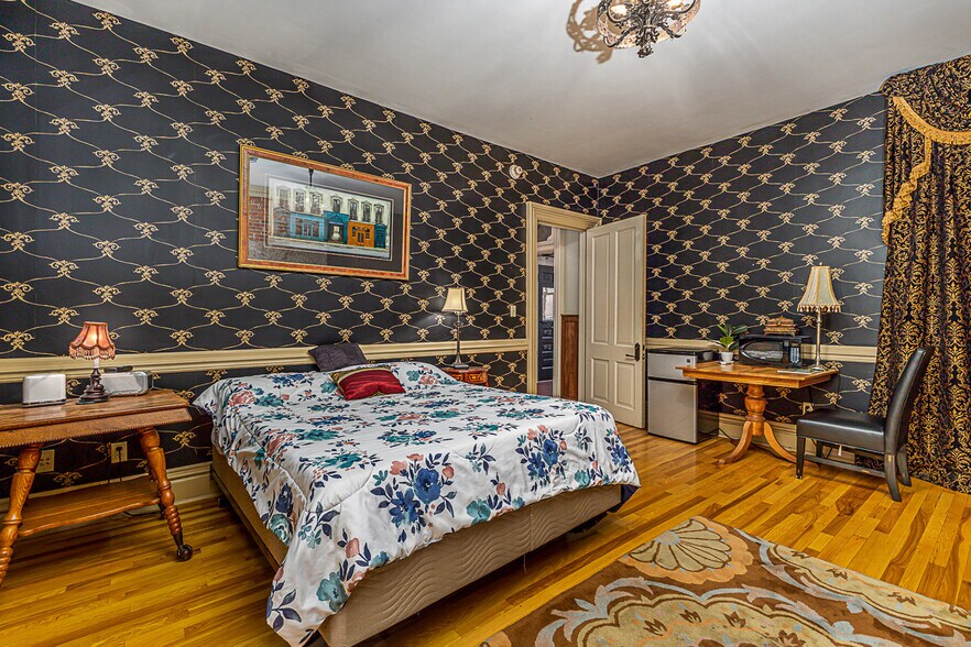 More Photos Of 399 Sinsinawa Ave, East Dubuque Specialty For Sale