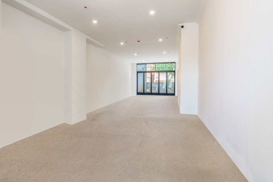 More Photos Of 3038 Steinway St, Long Island City Apartments For Lease