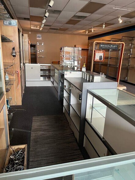 More Photos Of 3510-3550 Fruitvale Ave, Oakland Unknown For Lease