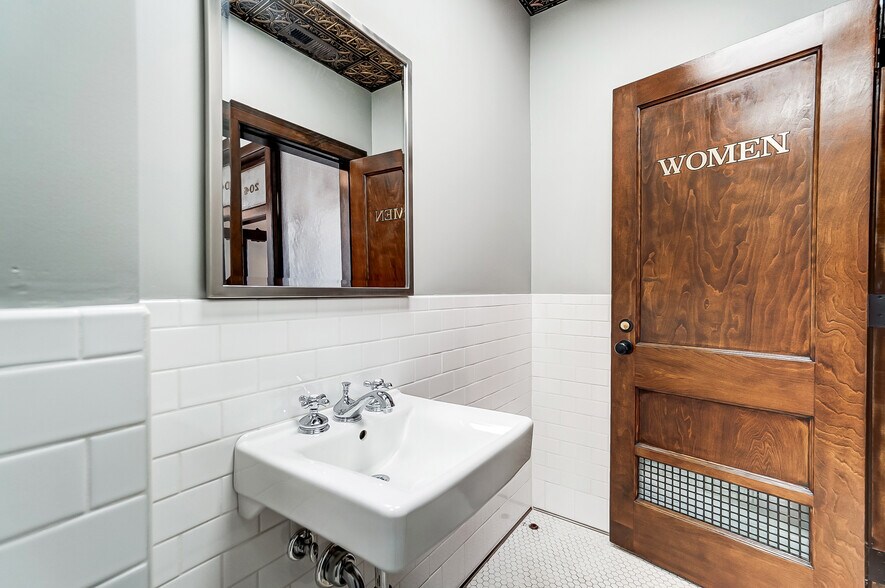 More Photos Of 9-11 N 3rd St, Newark Office For Lease