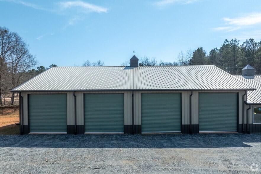 More Photos Of 2224 Gumlog Rd, Lavonia Light Manufacturing For Sale