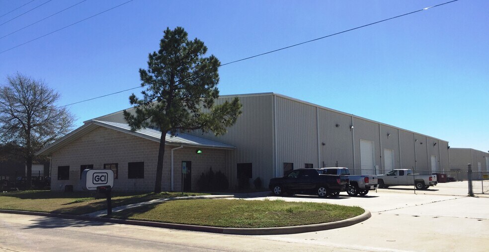 More Photos Of 5117 Hiltonview Rd, Houston Warehouse For Lease