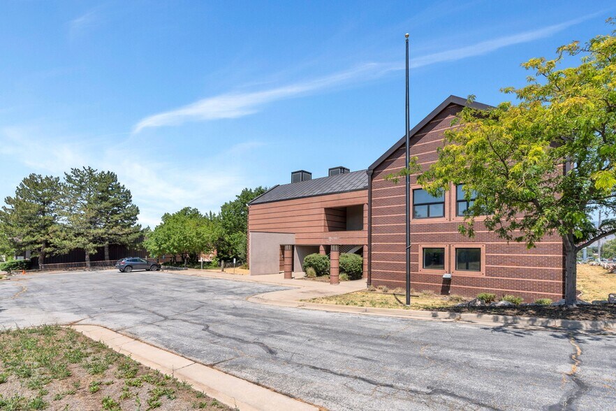 More Photos Of 3625 Harrison Blvd, Ogden Showroom For Lease