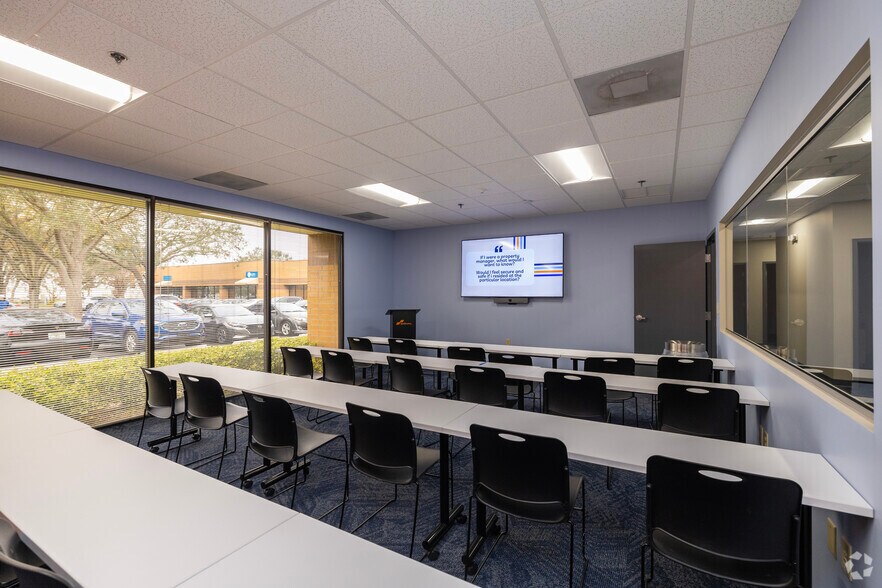 More Photos Of 10500 University Center Dr, Tampa Light Distribution For Lease