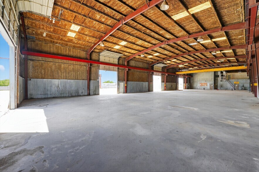 More Photos Of 2434 Etring Ave, Corpus Christi Warehouse For Sale