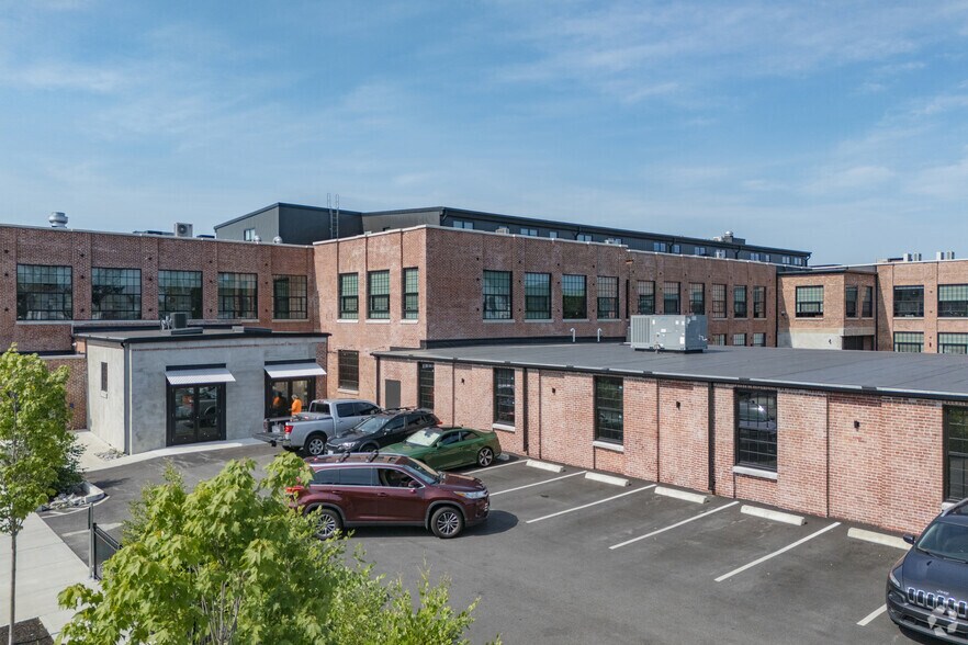 More Photos Of 49 Westfield St, Providence Restaurant For Lease