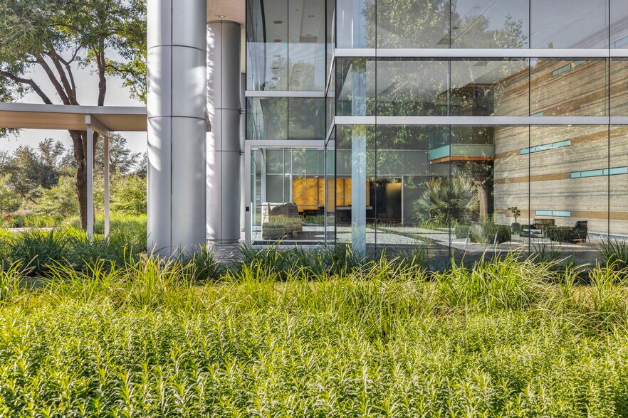 More Photos Of 6300 Bee Caves Rd, Austin Office For Lease