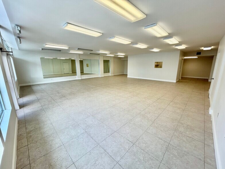 More Photos Of 3038 N Federal Hwy, Fort Lauderdale Unknown For Lease