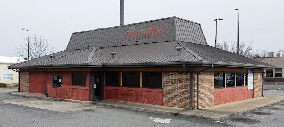 Primary Photo Of 251 Highway 49 N, Byron Restaurant For Lease