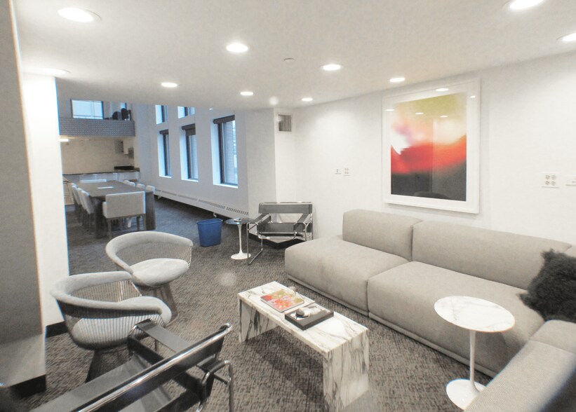 More Photos Of 100 N LaSalle St, Chicago Office For Lease