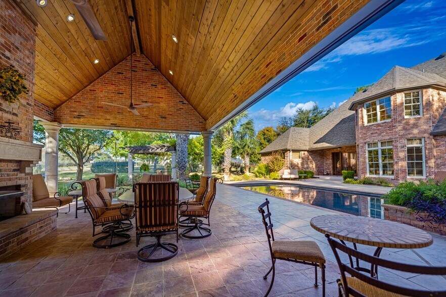 More Photos Of 2409 Commerce st, San Saba Land For Sale